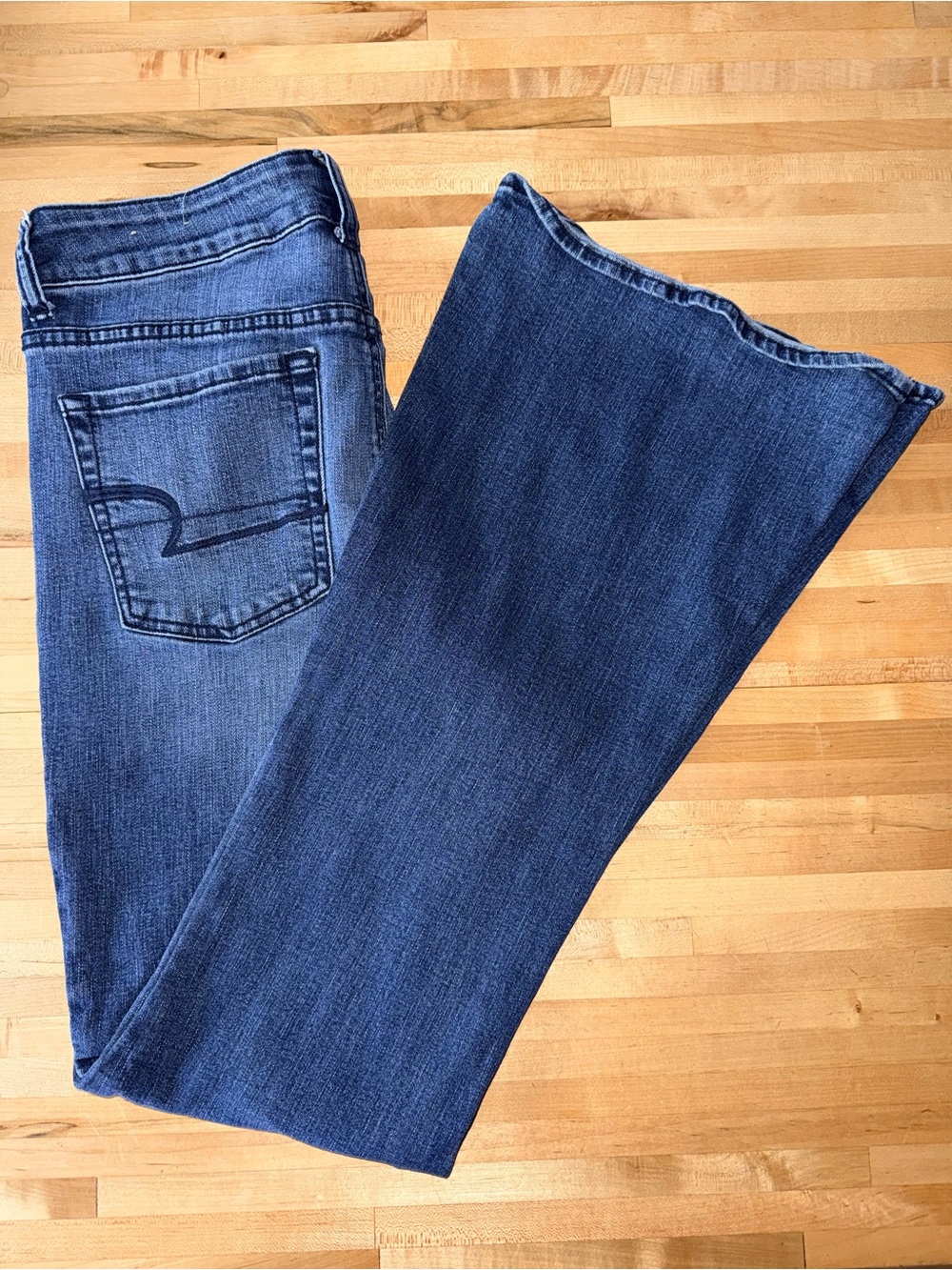 AEO Hi-Rise Artist Jeans